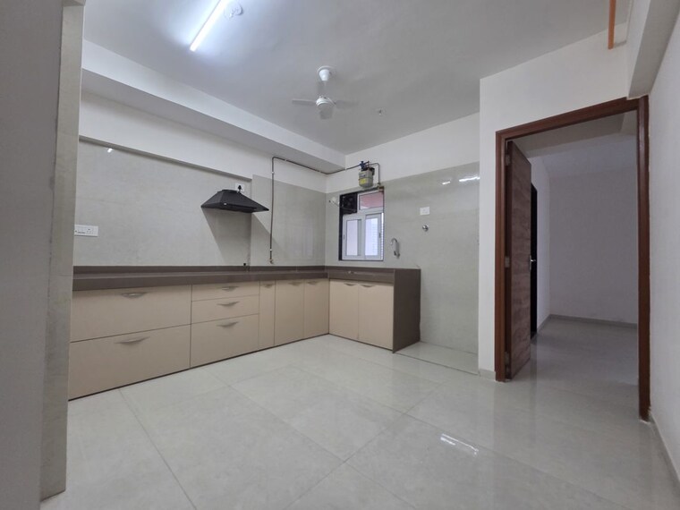 Kitchen/pantry, je-and-vee-om-trimurti 3.5 Bedroom 1020 Sq.Ft. Apartment In Malad East Mumbai 10540546