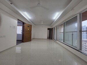 Room in 3.5 BHK Apartment at Je And Vee Om Trimurti, Malad East – for Rent