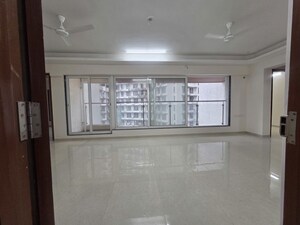 Room in 3.5 BHK Apartment at Je And Vee Om Trimurti, Malad East – for Rent