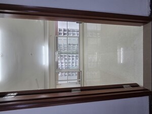 Room in 3.5 BHK Apartment at Je And Vee Om Trimurti, Malad East – for Rent