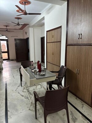 Team Area in 3 BHK Builder Floor at Sector 21 – for Rent