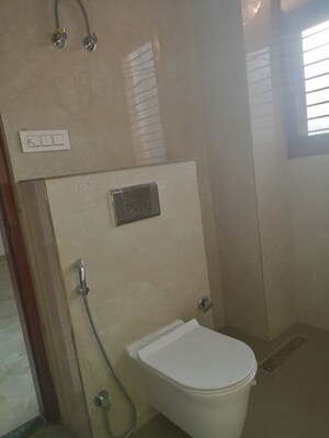 Bathroom in 2 BHK Builder Floor at AWHO Apartments, Sector 22 – for Rent