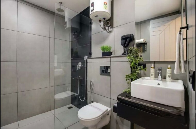 Attached Bathroom, sas-shalimar-grand 3 Bedroom 2200 Sq.Ft. Apartment In Butler Colony Lucknow 10550905