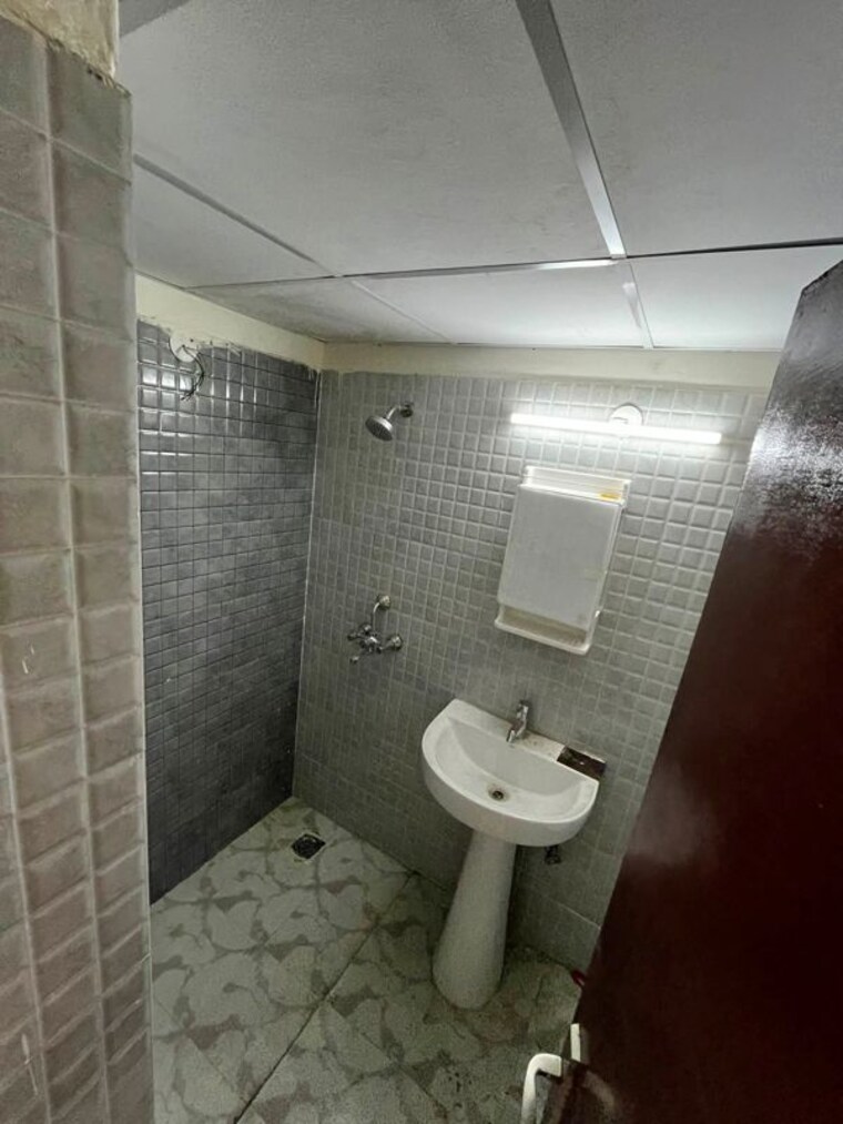 Bathroom, stellar-jeevan 3 Bedroom 1450 Sq.Ft. Apartment In Sector 1 Greater Noida Greater Noida 10550920
