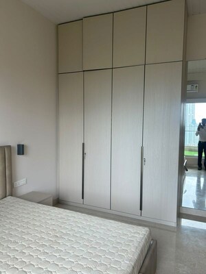 Room in 3 BHK Apartment at Indiabulls Sky Forest, Lower Parel – for Rent