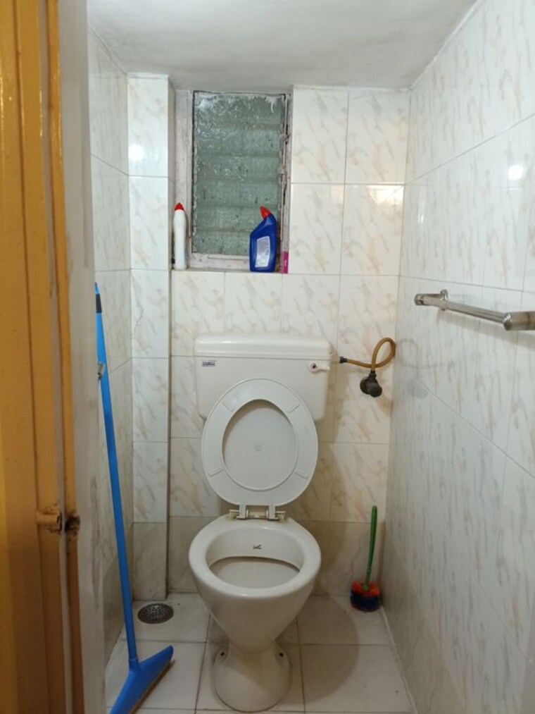 Bathroom, seema-apartments-andheri 1 Bedroom 550 Sq.Ft. Apartment In Andheri West Mumbai 10550949