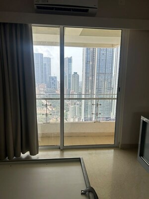 Room in 3 BHK Apartment at Indiabulls Sky Forest, Lower Parel – for Rent