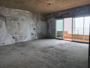 Room in 4 BHK Apartment at Lokhandwala Minerva Mahalaxmi, Mahalaxmi – for Sale