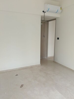 Room in 2 BHK Apartment at MS Gateway, Juhu Road – for Rent
