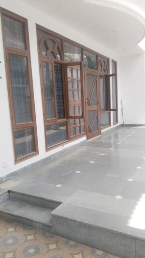2 BHK Builder Floor For Rent in Gomti Nagar
