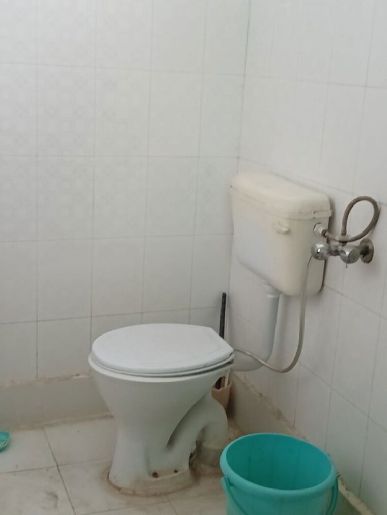 Bathroom, sector 23 2 Bedroom 1320 Sq.Ft. Independent House In Sector 23 Gurgaon 10550979
