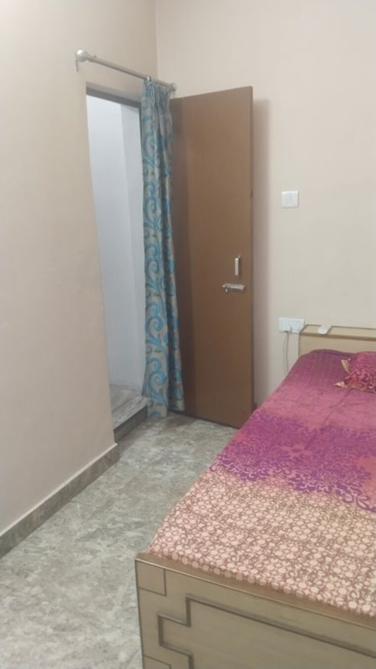 Room, gomti nagar 1 RK 500 Sq.Ft. Builder Floor In Gomti Nagar Lucknow 10550980