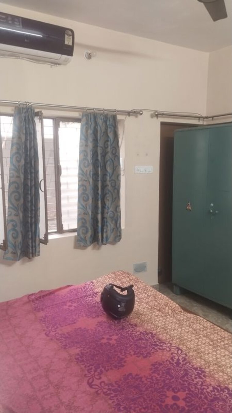 Bedroom, gomti nagar 1 RK 500 Sq.Ft. Builder Floor In Gomti Nagar Lucknow 10550980