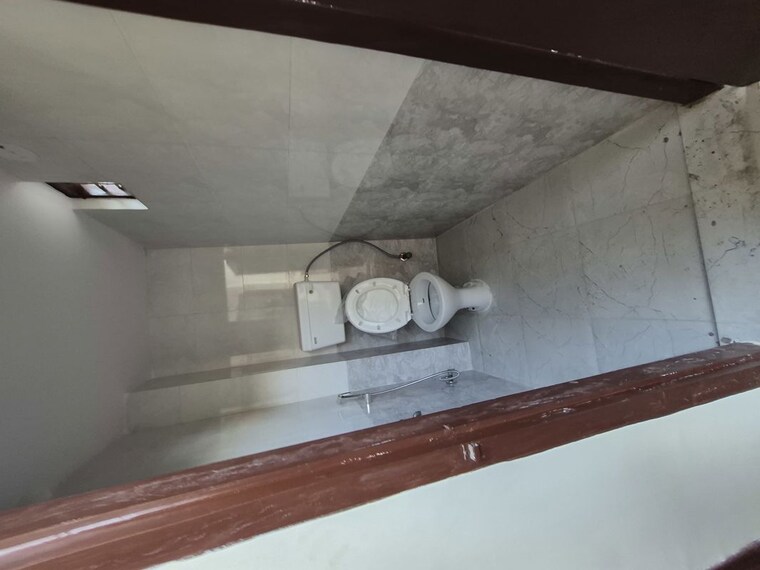 Attached Bathroom, mayur vihar 2.5 Bedroom 850 Sq.Ft. Builder Floor In Mayur Vihar Delhi 10550988