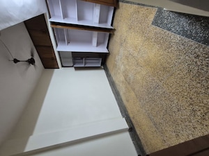 Room in 2.5 BHK Builder Floor at Mayur Vihar – for Rent
