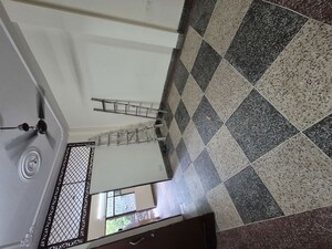 Room in 2.5 BHK Builder Floor at Mayur Vihar – for Rent