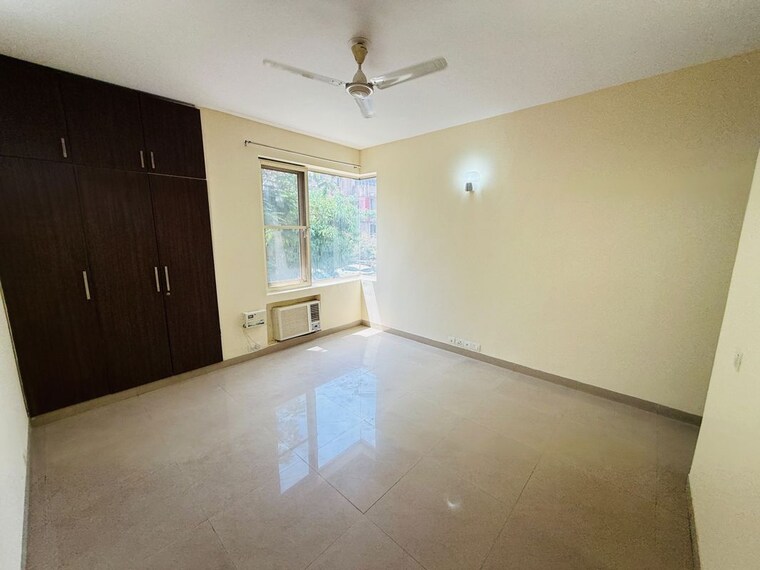 Room, unitech-nirvana-country-cedar-crest 3 Bedroom 2200 Sq.Ft. Builder Floor In Sector 50 Gurgaon 10550992