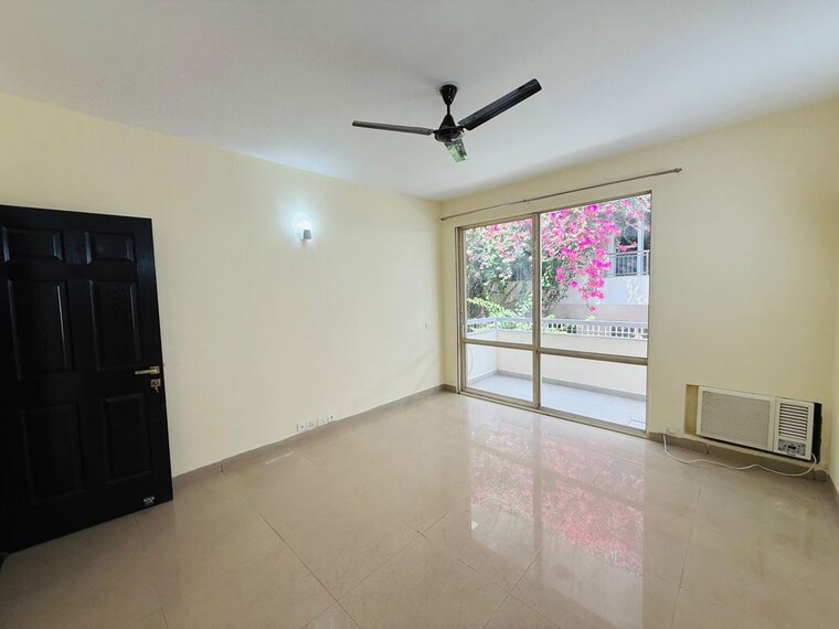 Room, unitech-nirvana-country-cedar-crest 3 Bedroom 2200 Sq.Ft. Builder Floor In Sector 50 Gurgaon 10550992