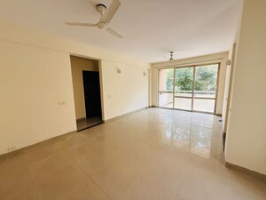 Room in 3 BHK Builder Floor at Unitech Nirvana Country Cedar Crest, Sector 50 – for Rent