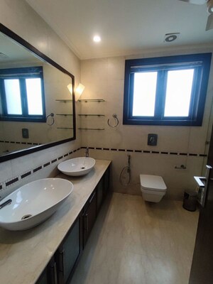 Team Area in 4 BHK Apartment at Greater Kailash I – for Rent