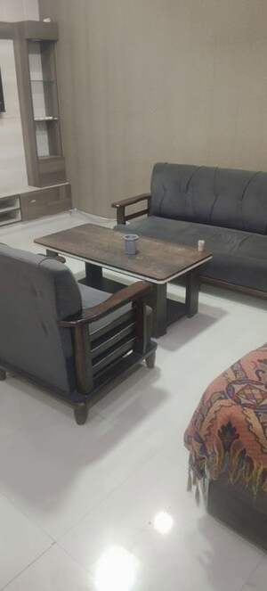 2 BHK Apartment For Rent in Penta Homes, Vip Road