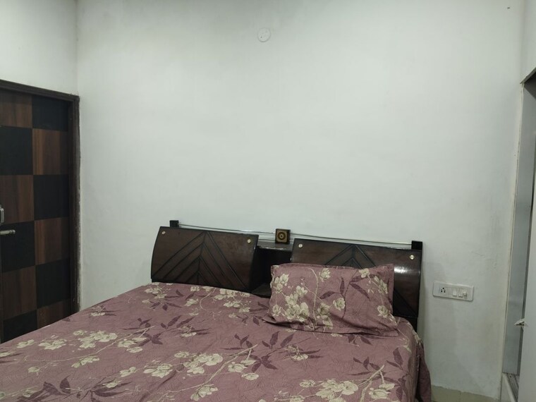 Bedroom, penta-homes 2 Bedroom 1100 Sq.Ft. Apartment In Vip Road Zirakpur 10551009