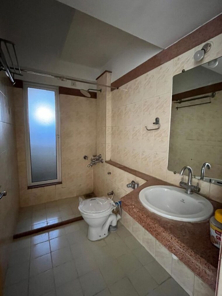 Bathroom, hiranandani-sovereign 3 Bedroom 1600 Sq.Ft. Apartment In Powai Mumbai 10551023