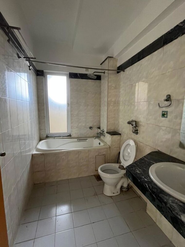 Bathroom, hiranandani-sovereign 3 Bedroom 1600 Sq.Ft. Apartment In Powai Mumbai 10551023