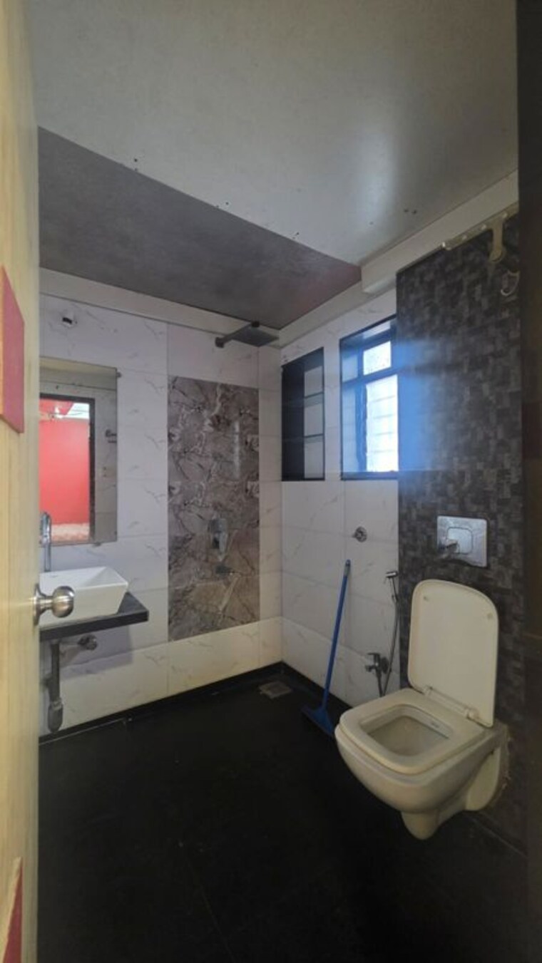 Bathroom, vyapti-chs 2 Bedroom 1000 Sq.Ft. Villa In Kopar Khairane Navi Mumbai 10551032