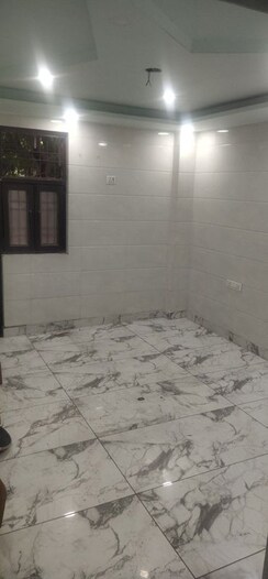 3 BHK Builder Floor For Rent in Jheel Khurenja