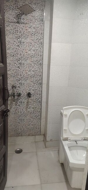Bathroom in 3 BHK Builder Floor at Jheel Khurenja – for Rent
