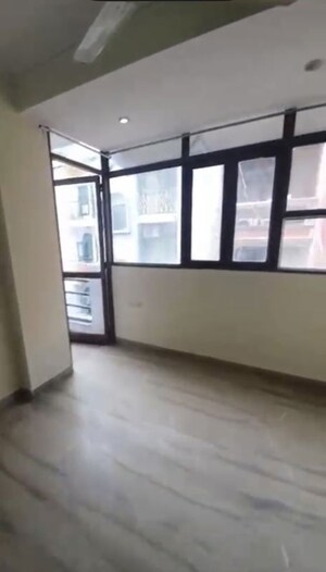 Room in 3 BHK Builder Floor at South Extension – for Sale