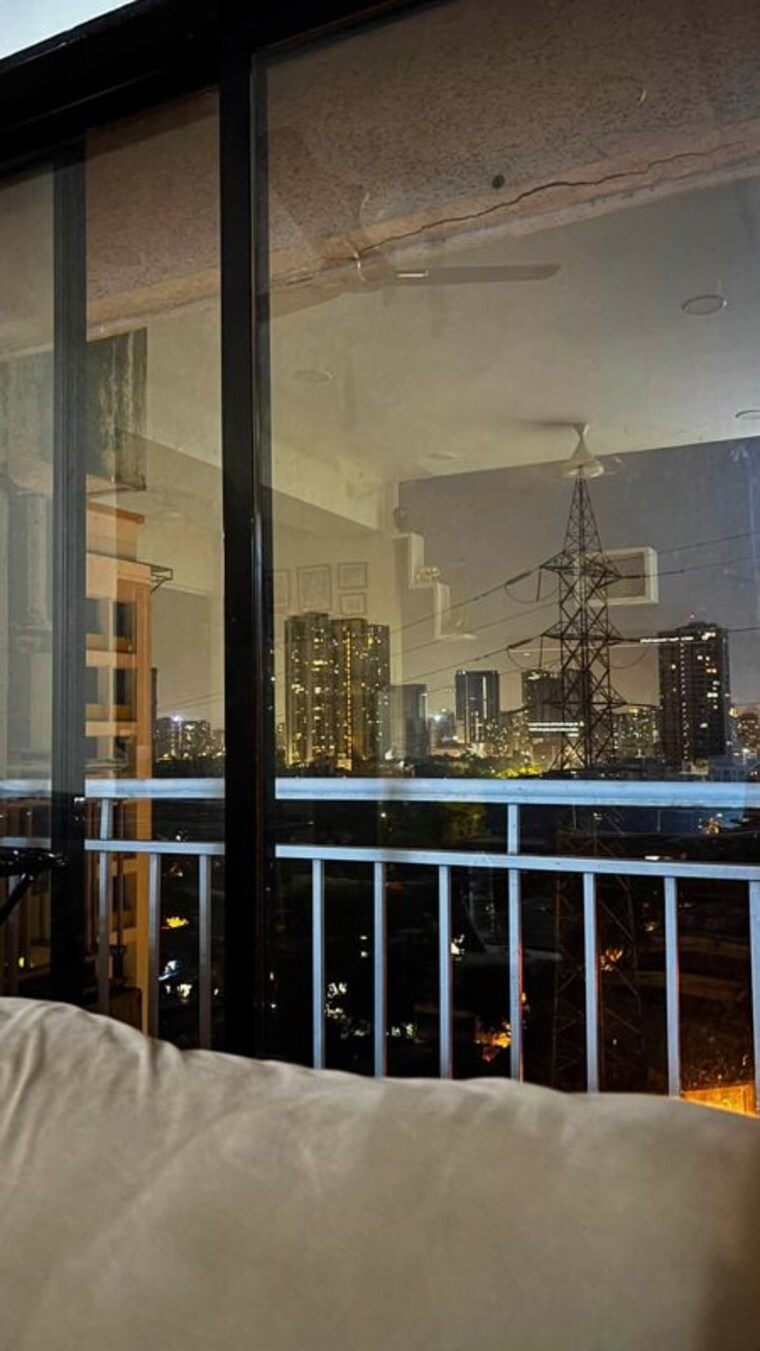 Balcony, malad east Pg For Boys & Girls In Malad East 10551106