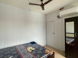 Bedroom in  Pg at Malad West – for Rent