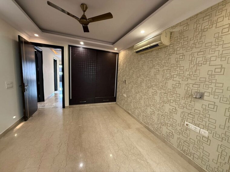 Room, greater kailash i 3 Bedroom 208 Sq.Ft. Builder Floor In Greater Kailash I Delhi 10551118
