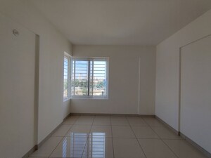Room in 2 BHK Apartment at Mana Macasa Emerald, Choodasandra – for Sale