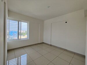 Room in 2 BHK Apartment at Mana Macasa Emerald, Choodasandra – for Sale