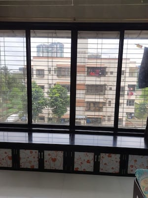 Room in 1 BHK Apartment at Mulund West – for Sale