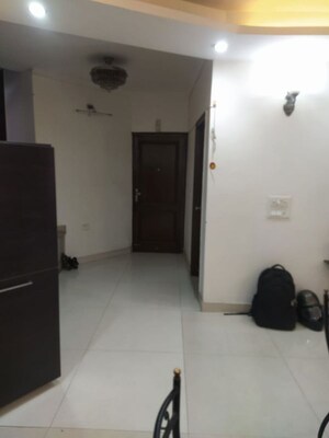 Room in 3 BHK Builder Floor at South Extension ii – for Rent