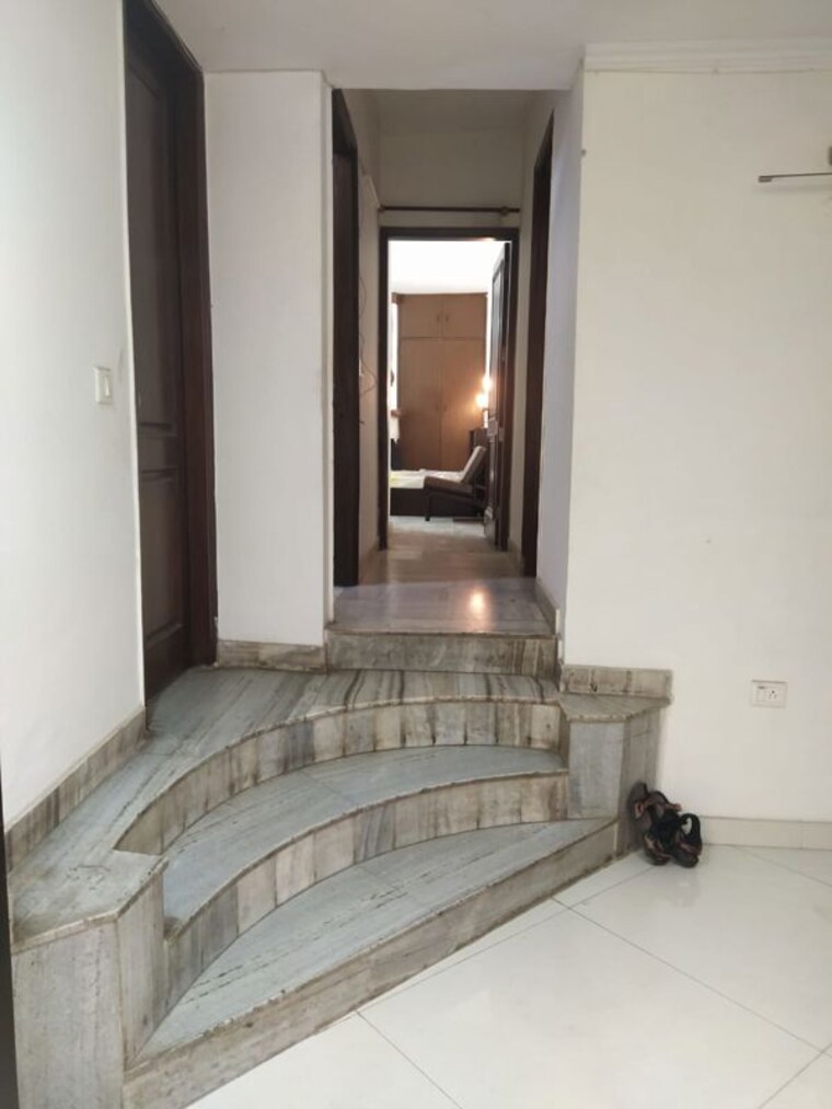 undefined, south extension ii 3 Bedroom 200 Sq.Yd. Builder Floor In South Extension ii Delhi 10551125