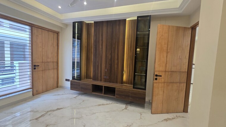 Room, sector 9 3 Bedroom 204 Sq.Yd. Builder Floor In Sector 9 Gurgaon 10551123