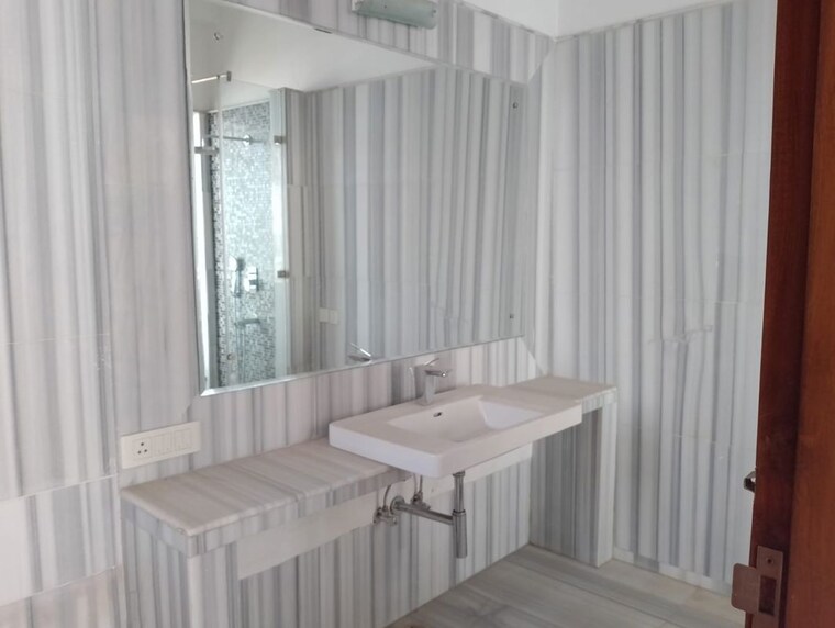 Bathroom, ss-hibiscus 5 Bedroom 12000 Sq.Ft. Penthouse In Sector 50 Gurgaon 10549468