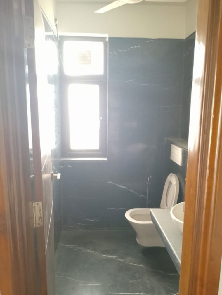 Bathroom, ss-hibiscus 5 Bedroom 12000 Sq.Ft. Penthouse In Sector 50 Gurgaon 10549468