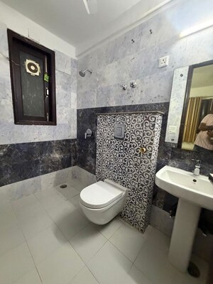 Attached Bathroom in 3 BHK Builder Floor at Sector 47 – for Rent