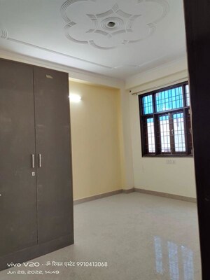 Room in 1 BHK Builder Floor at Chattarpur – for Rent