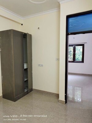 Room in 1 BHK Builder Floor at Chattarpur – for Rent