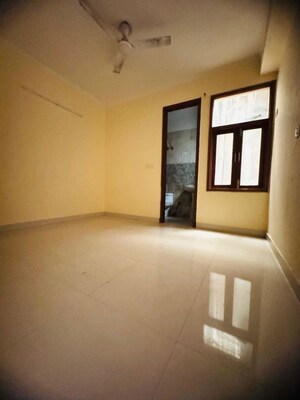Room in 2 BHK Builder Floor at Chattarpur – for Rent