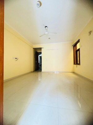 Room in 2 BHK Builder Floor at Chattarpur – for Rent