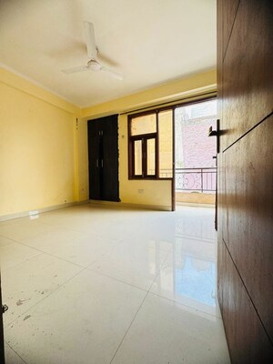 Room in 2 BHK Builder Floor at Chattarpur – for Rent