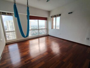Room in 4 BHK Apartment at Prestige White Meadows, Whitefield – for Rent